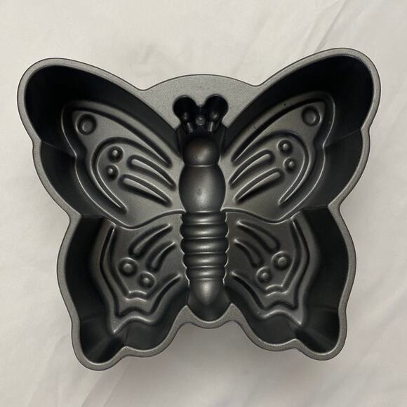 Nordic Ware Butterfly Cake Pan 9 Cup Cast Aluminum Mold Non Stick Bakeware, USA - Picture 11 of 12